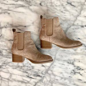 Gap Suede Chelsea Boots (Size 6)
